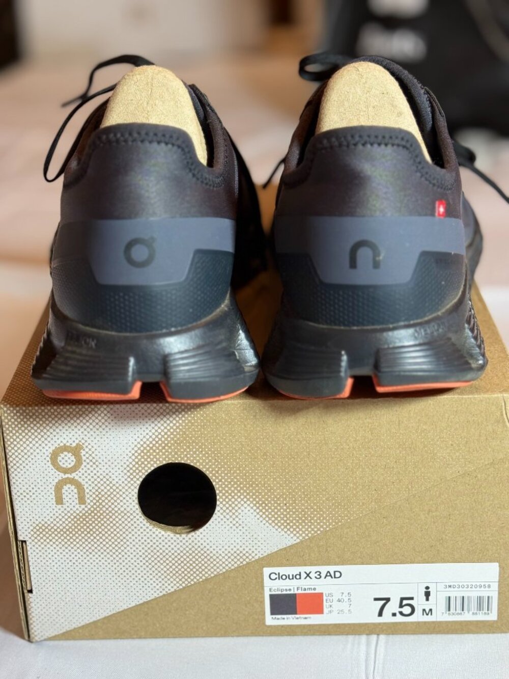 On Running Cloud X 3 AD Eclipse/Flame Shoes Men's 7.5, Women's 9 Like New - Picture 3 of 4